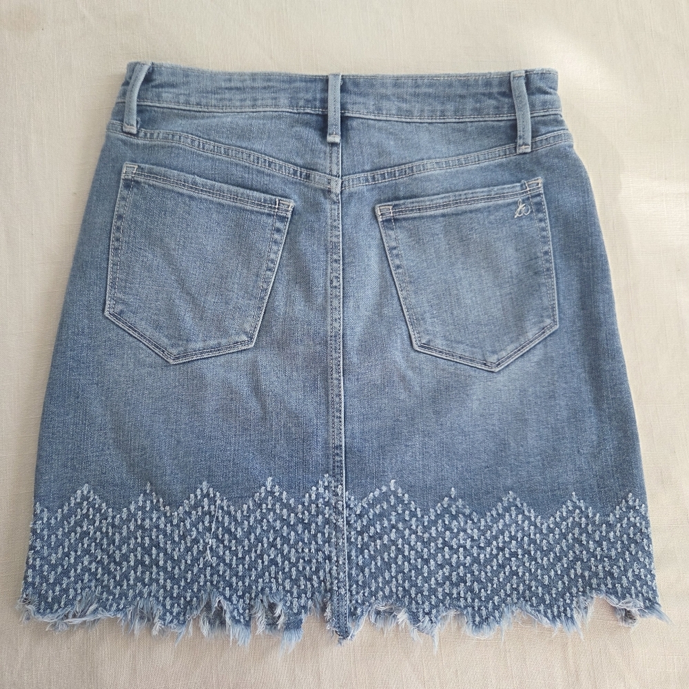 Sam Edelman The Jenny Skirt Denim Frayed Hem Mini 28 Inch Waist Size 26 Tag - Picture 3 of 14